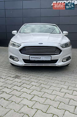 Седан Ford Fusion 2015 в 