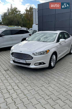 Седан Ford Fusion 2015 в 
