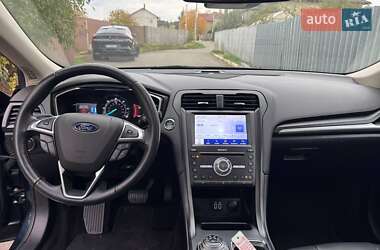 Седан Ford Fusion 2019 в 