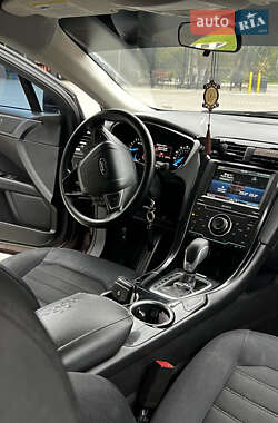 Седан Ford Fusion 2013 в  фото 14 Седан Ford Fusion 2013 в