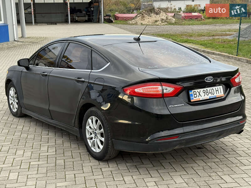 Седан Ford Fusion 2015 в Шепетівці