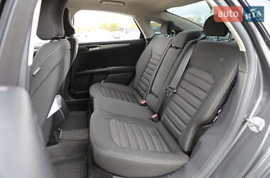 Седан Ford Fusion 2018 в 