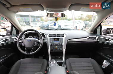 Седан Ford Fusion 2018 в 