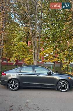 Седан Ford Fusion 2017 в 