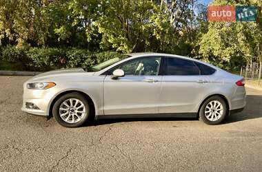 Седан Ford Fusion 2015 в 