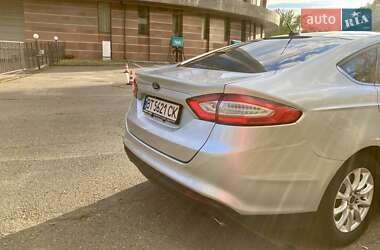 Седан Ford Fusion 2015 в 