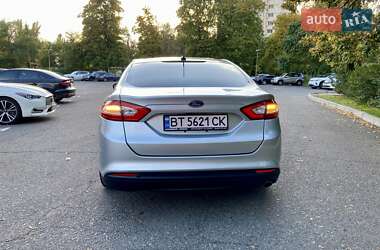 Седан Ford Fusion 2015 в 