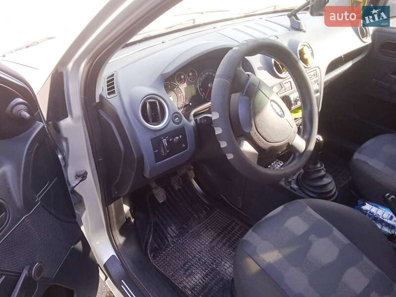Хэтчбек Ford Fusion 2009 в Звягеле фото 13 Хэтчбек Ford Fusion 2009 в Звягеле