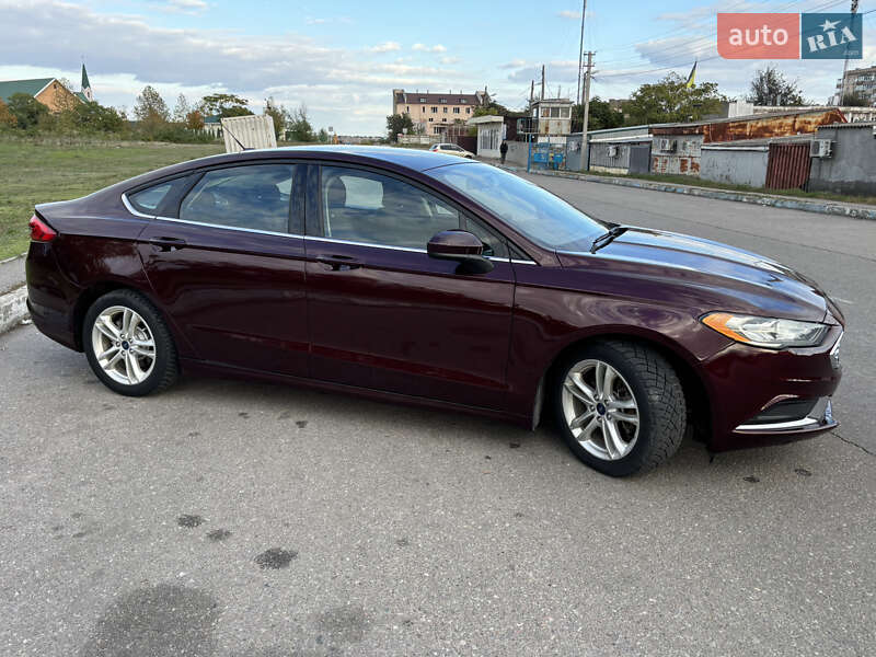 Седан Ford Fusion 2018 в Южном