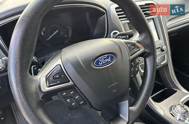 Седан Ford Fusion 2018 в Южном