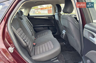 Седан Ford Fusion 2018 в Южном
