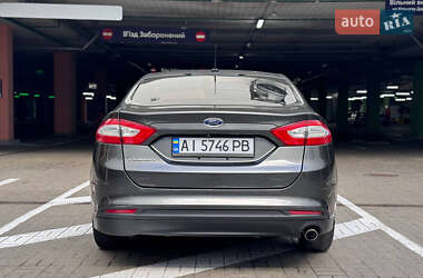 Седан Ford Fusion 2016 в 