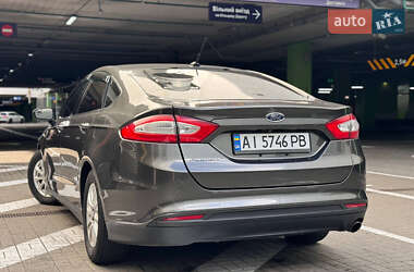 Седан Ford Fusion 2016 в 