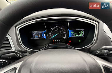 Седан Ford Fusion 2013 в  фото 15 Седан Ford Fusion 2013 в