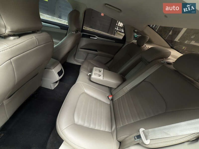 Седан Ford Fusion 2019 в Івано-Франківську