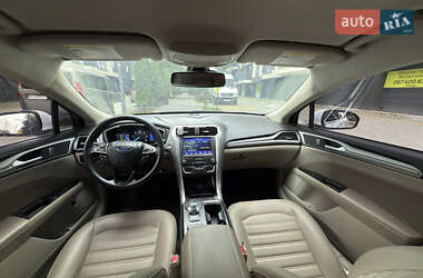 Седан Ford Fusion 2019 в 