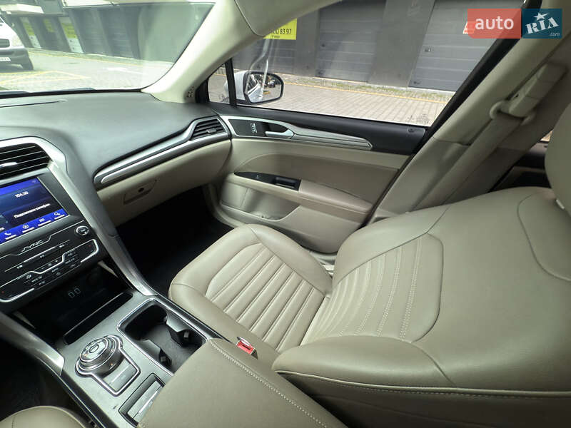 Седан Ford Fusion 2019 в Івано-Франківську