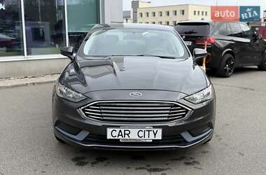 Седан Ford Fusion 2017 в 