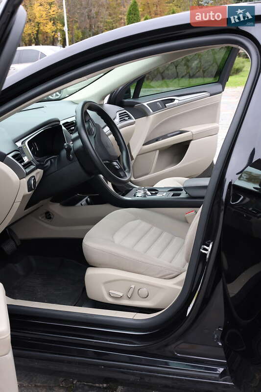 Седан Ford Fusion 2018 в Кременчуці