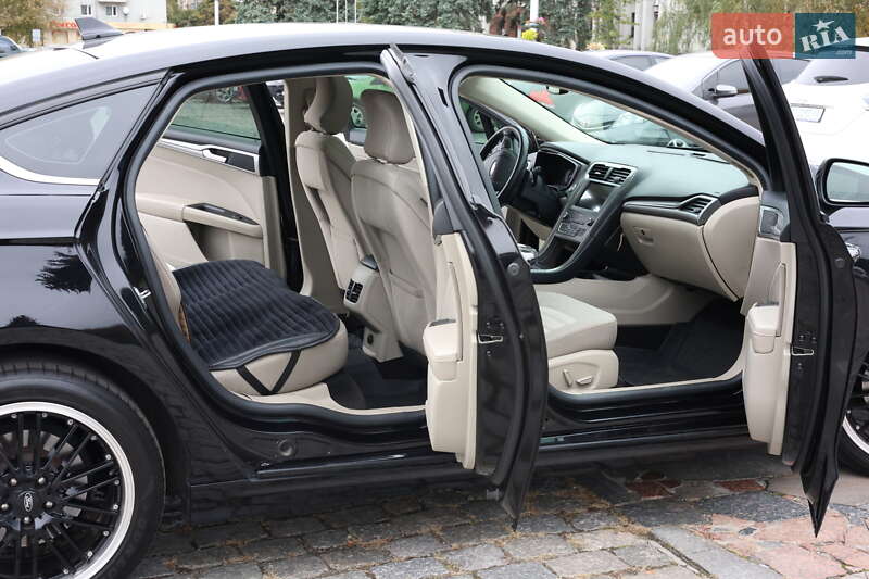 Седан Ford Fusion 2018 в Кременчуці