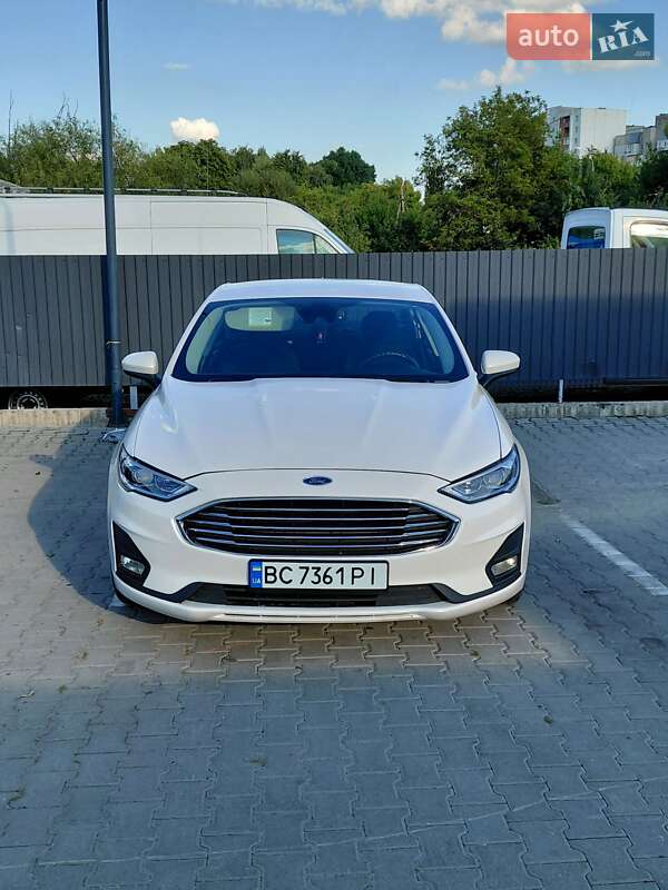 Седан Ford Fusion 2019 в Одесі