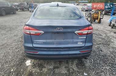Седан Ford Fusion 2019 в 