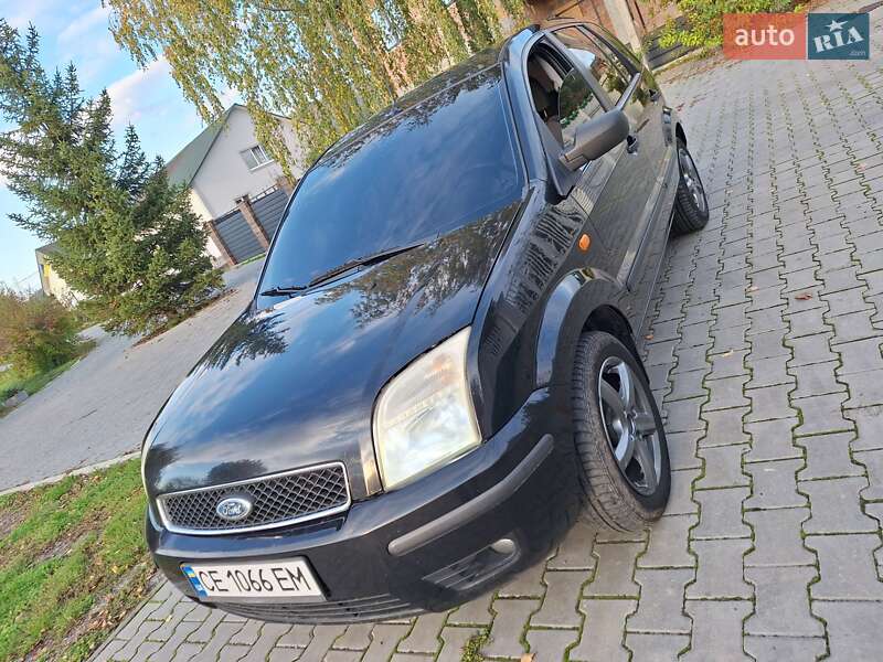 Хетчбек Ford Fusion 2004 в Чернівцях