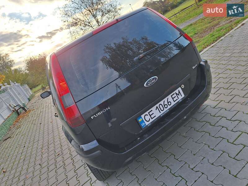 Хетчбек Ford Fusion 2004 в Чернівцях