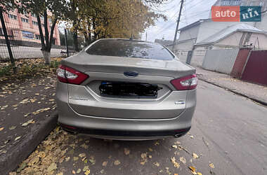 Седан Ford Fusion 2014 в 