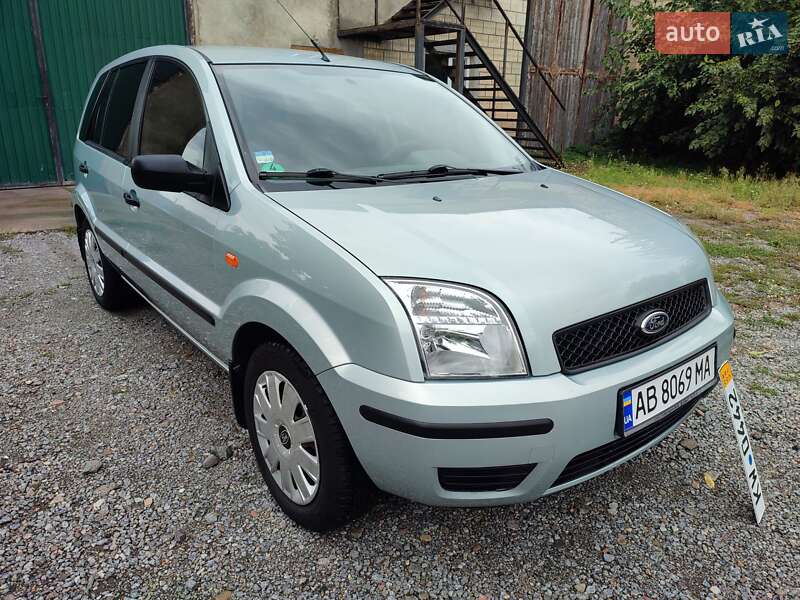 Хэтчбек Ford Fusion 2003 в Ямполе