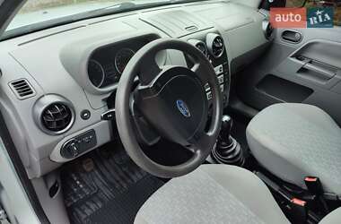 Хэтчбек Ford Fusion 2003 в 