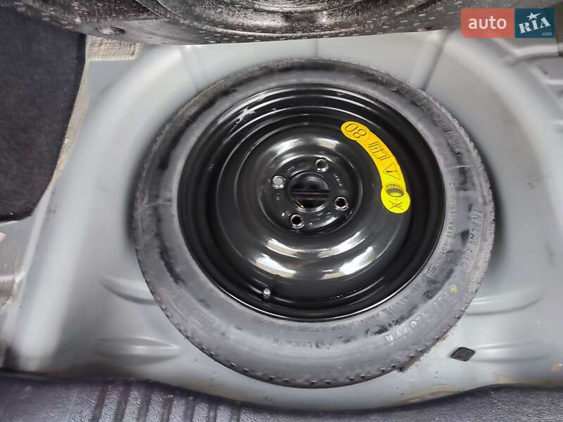 Хэтчбек Ford Fusion 2003 в Ямполе
