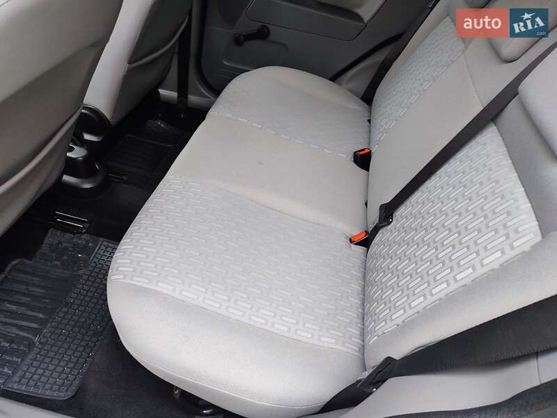 Хэтчбек Ford Fusion 2003 в Ямполе