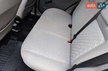 Хэтчбек Ford Fusion 2003 в 
