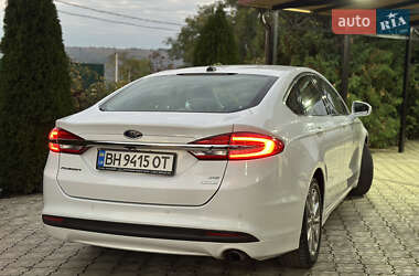 Седан Ford Fusion 2016 в 
