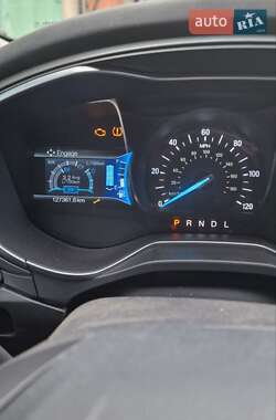 Седан Ford Fusion 2015 в 