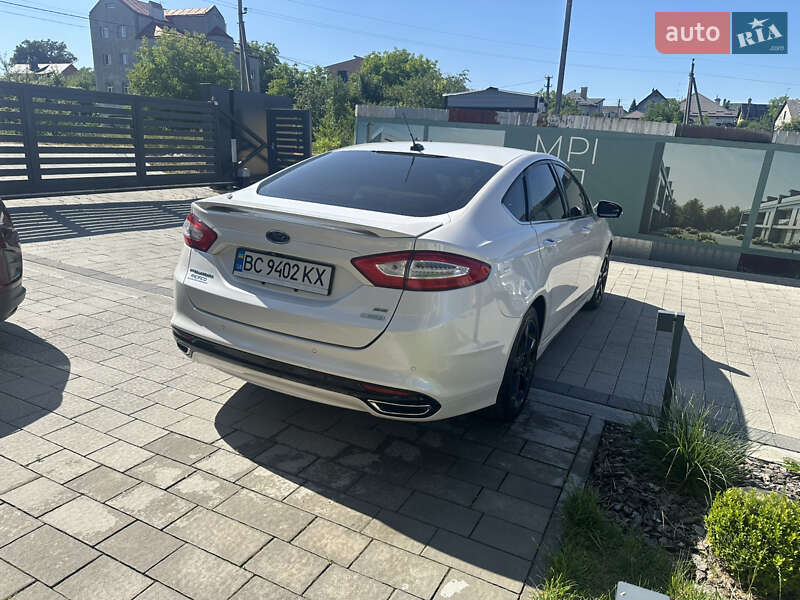 Седан Ford Fusion 2015 в Львове