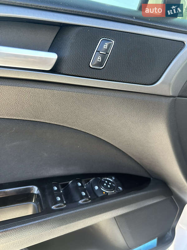 Седан Ford Fusion 2015 в Львове