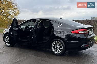 Седан Ford Fusion 2017 в 