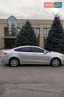 Седан Ford Fusion 2013 в 
