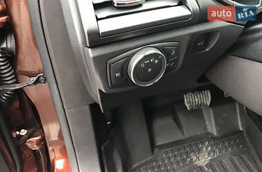Седан Ford Fusion 2015 в 