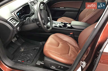 Седан Ford Fusion 2015 в 