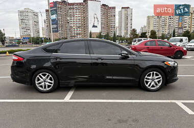 Седан Ford Fusion 2012 в 