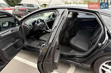 Седан Ford Fusion 2012 в 