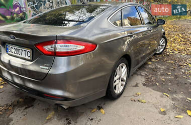 Седан Ford Fusion 2013 в Львові