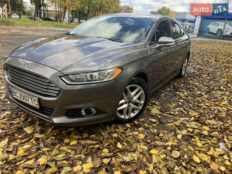 Седан Ford Fusion 2013 в Львові