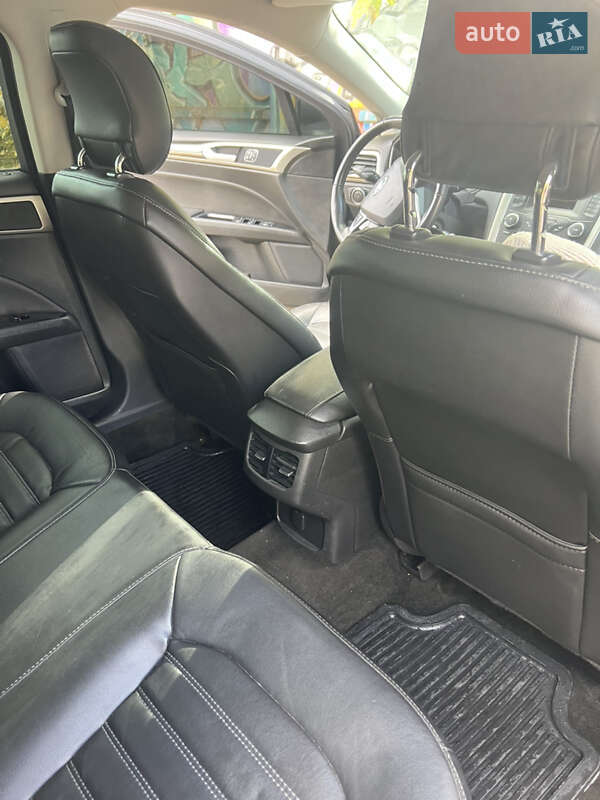 Седан Ford Fusion 2013 в Львові