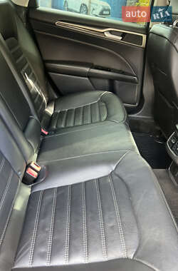 Седан Ford Fusion 2013 в Львові