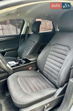 Седан Ford Fusion 2014 в 