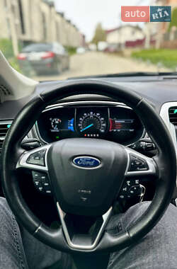 Седан Ford Fusion 2014 в 